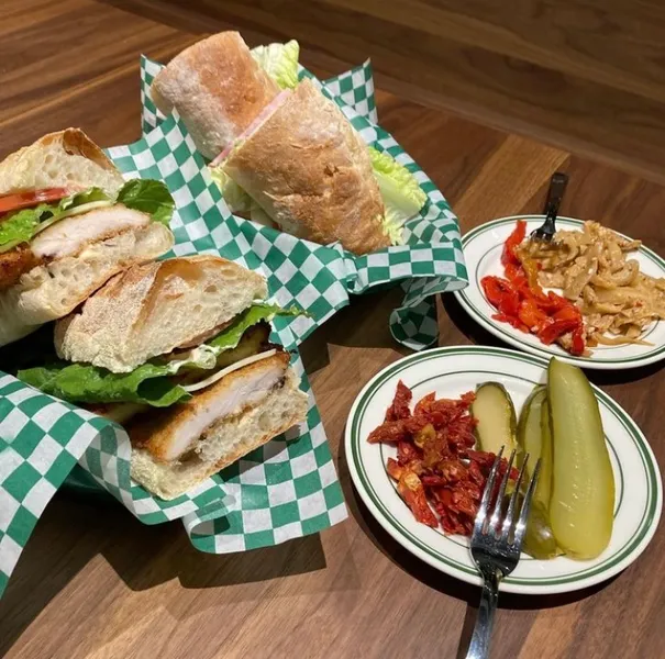 Clarke Café (Kirkland)