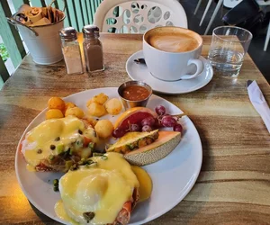 high tea in Le Plateau-Mont-Royal Quebec