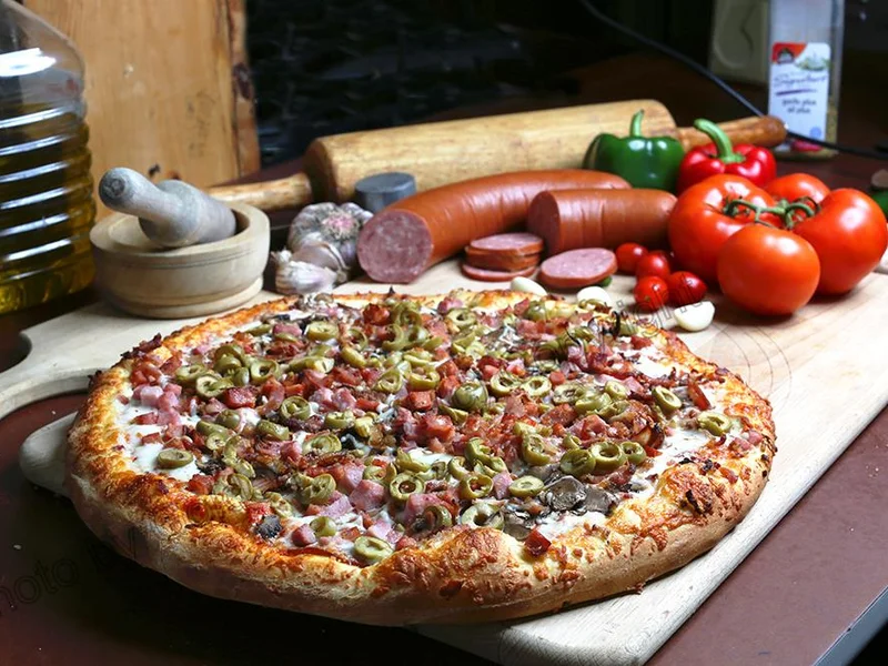 Golden Crust Pizzeria