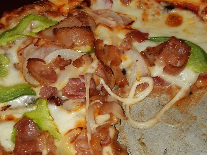 Lachine Arena Pizza & Bar-B-Q