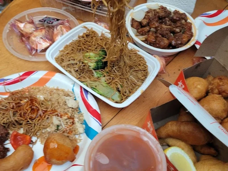 Wing's Restaurant (Queen St. N)