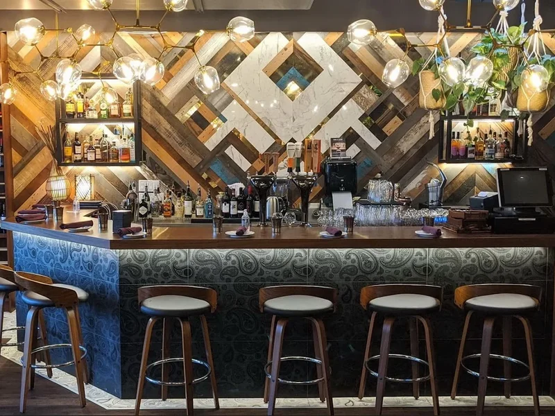 Sula Indian Restaurant, Main Street