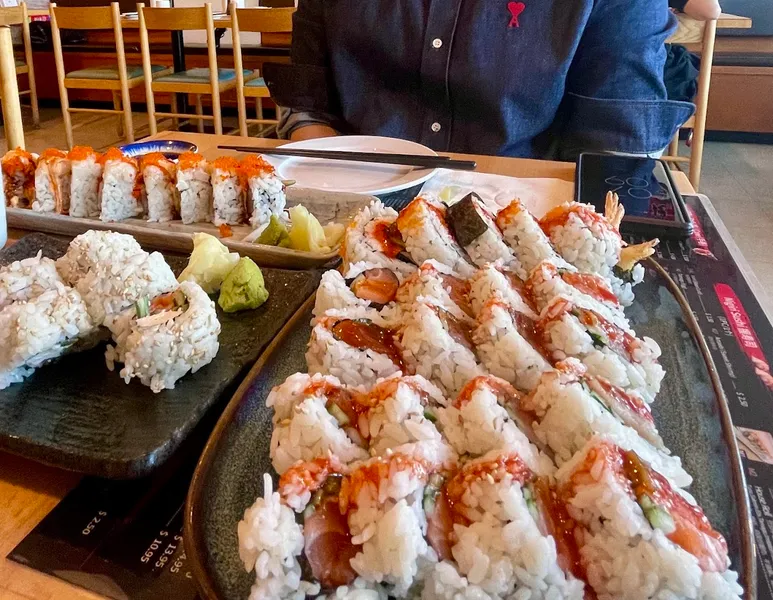 Sushi Taku-en Japanese restaurant