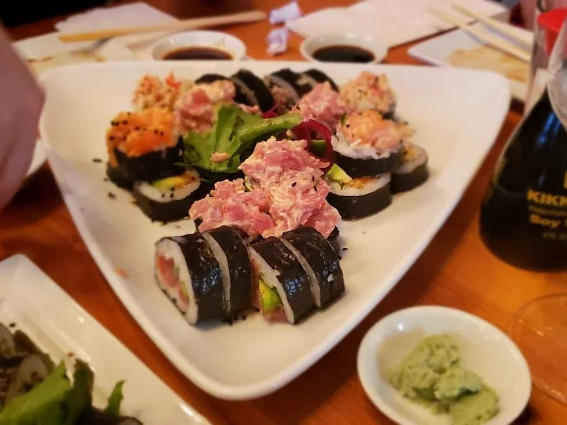 Avocado Sushi du village