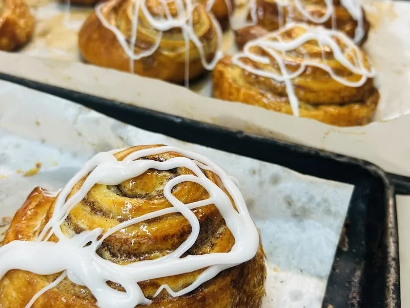 Café & Pâtisserie - La Maison Des Cinqs