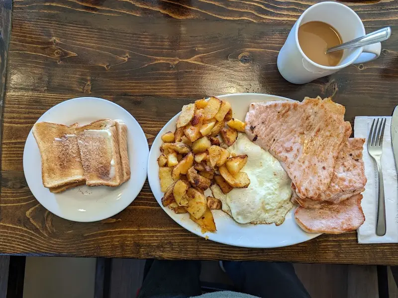 The White Apron Restaurant