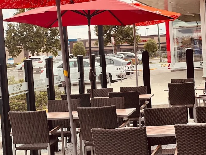 Famoso Italian Pizzeria - Eastgate