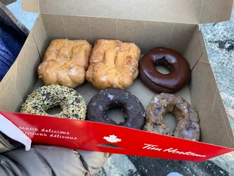 Best of 23 donuts in Markham