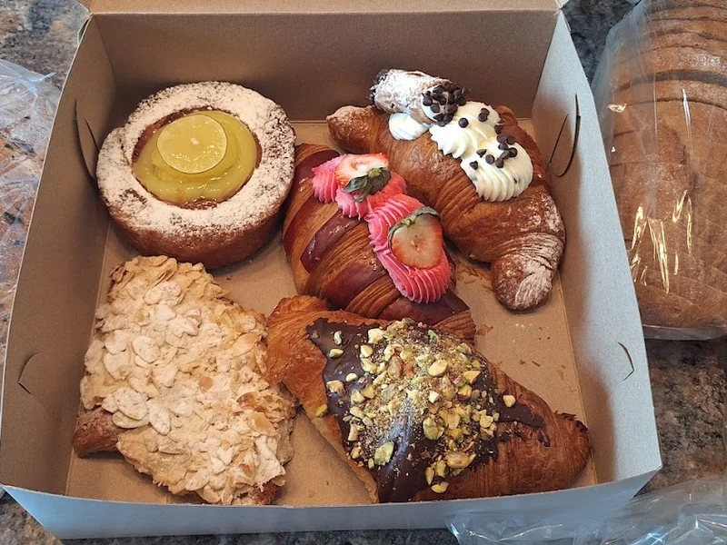 Golden Oven European Bakery