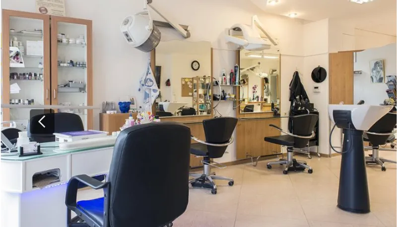 Studio 82 Friseurunternehmen