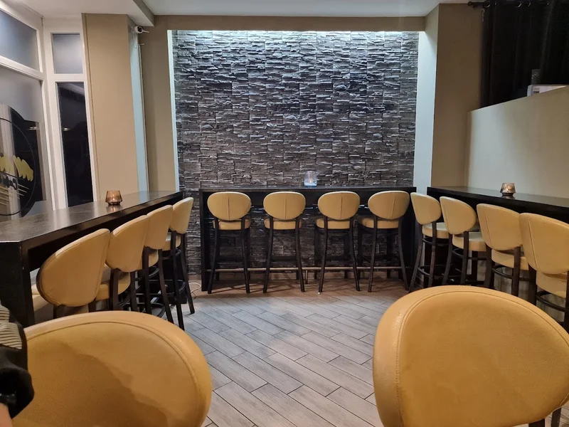 All in one - Cafe & Bistro / Post Shop