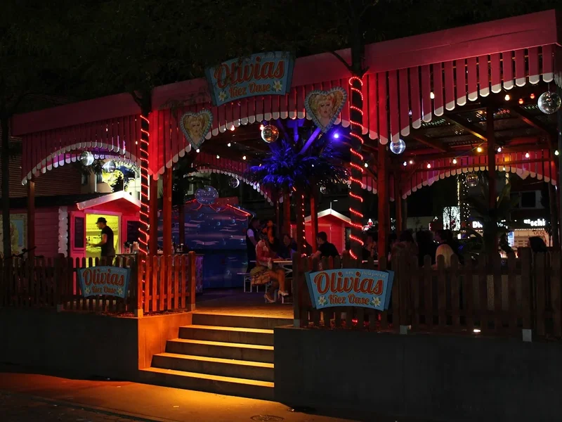 Olivias Kiez Oase – Olivia Jones' schriller Biergarten