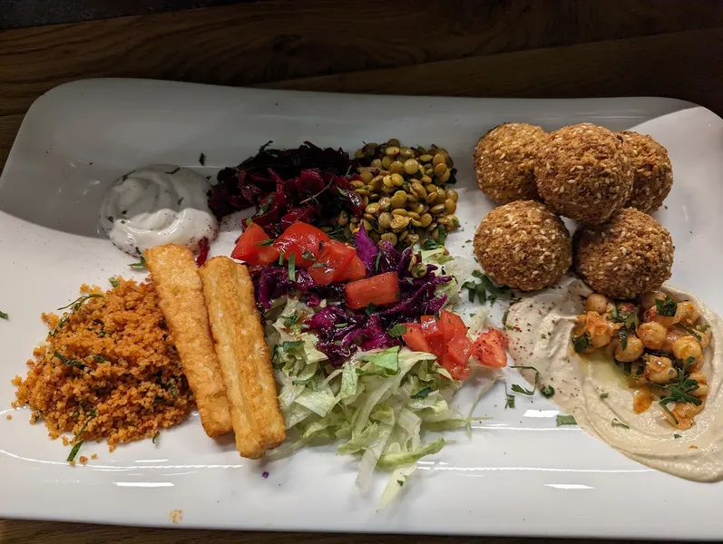 Falafel house mezza & salatbar