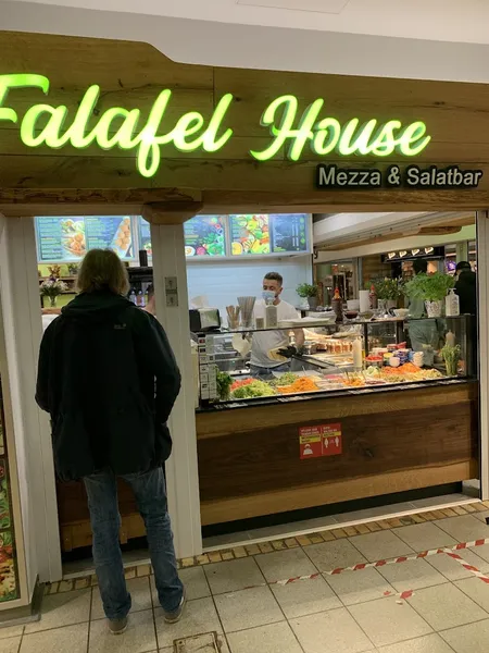 Falafel house mezza & salatbar