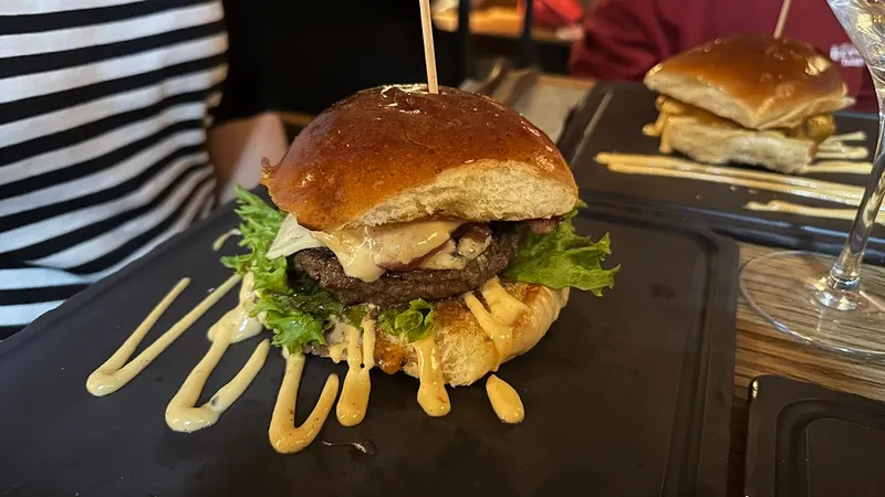 Dulf's Burger