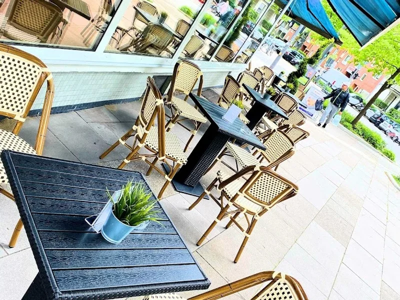 MR. BAKER Osterstraße