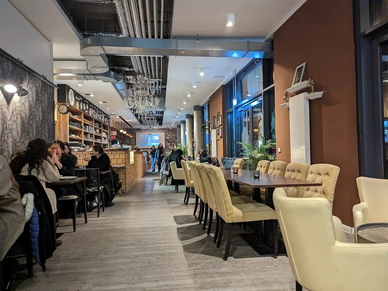 Four Seasons Café