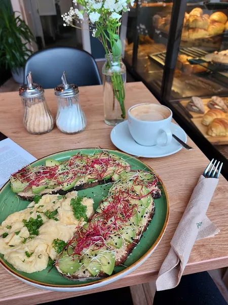 Café June