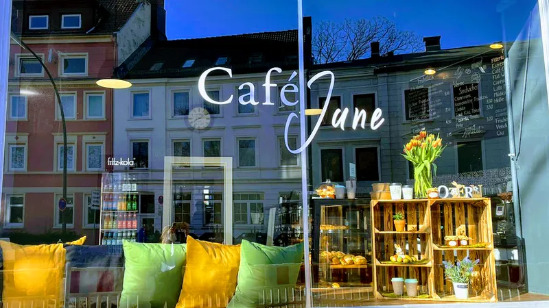 Café June