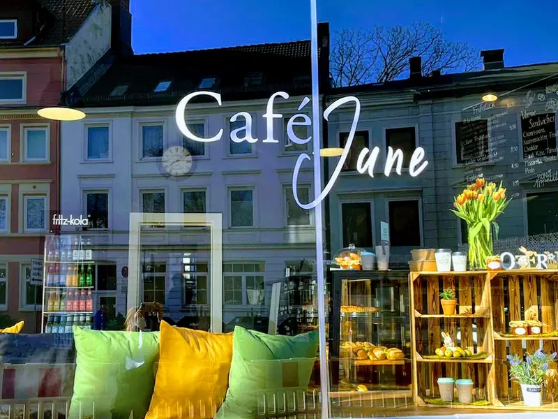 Café June