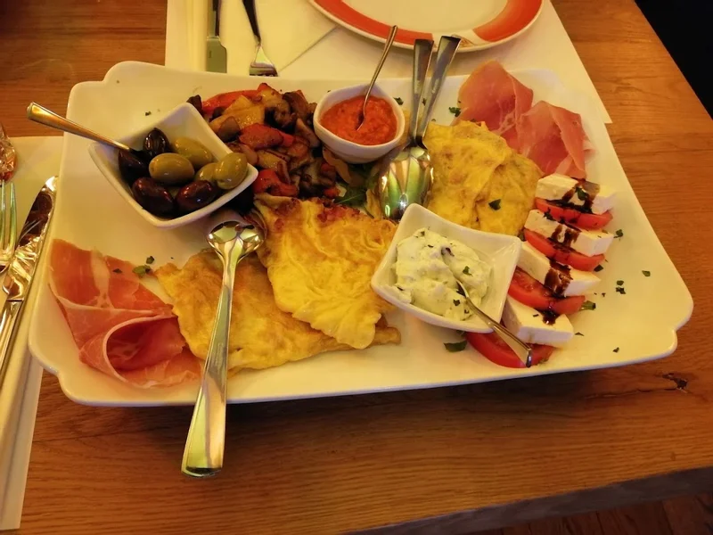 Tunici Restaurants Bahrenfeld