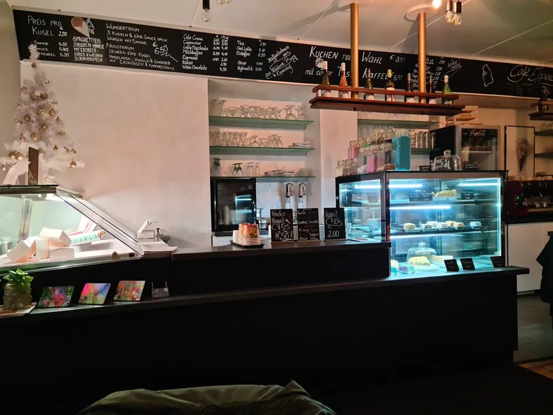 Café Eppendorf - Eis | Kuchen | Macarons