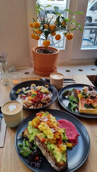 Mimosas Brunch Club