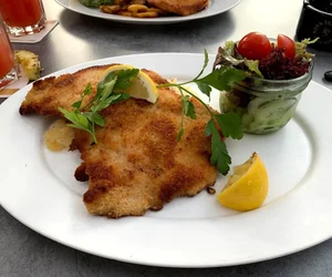 schnitzel in Barmbek-Nord Hamburg