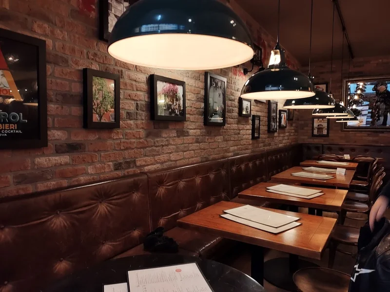 L'Osteria Hamburg Opernplaza