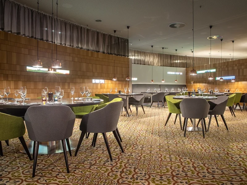 Circle Bar & Restaurant