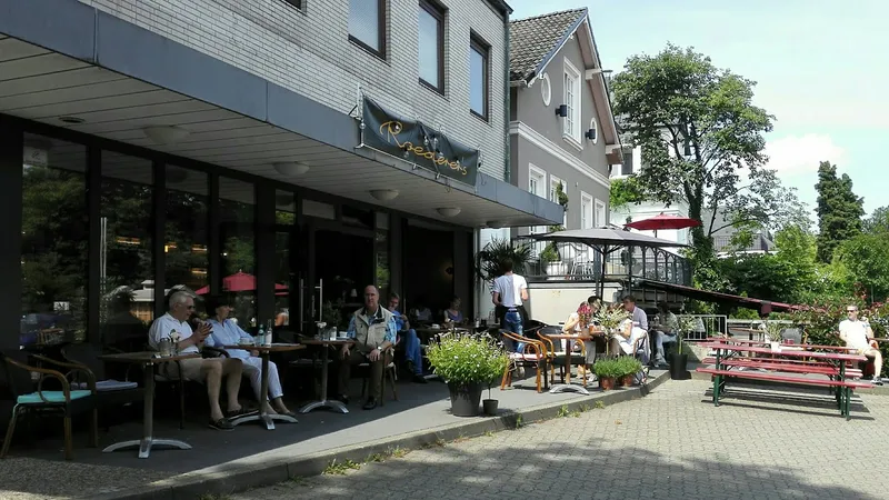 Roederer‘s Café & Bar
