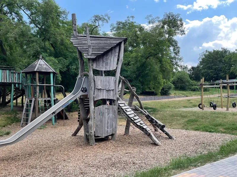 Großer Spielplatz an der Rudower Höhe