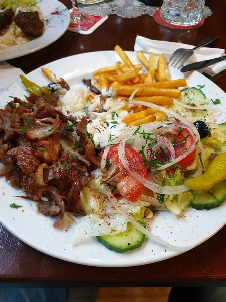 Holsten-Stube Balkan Grill