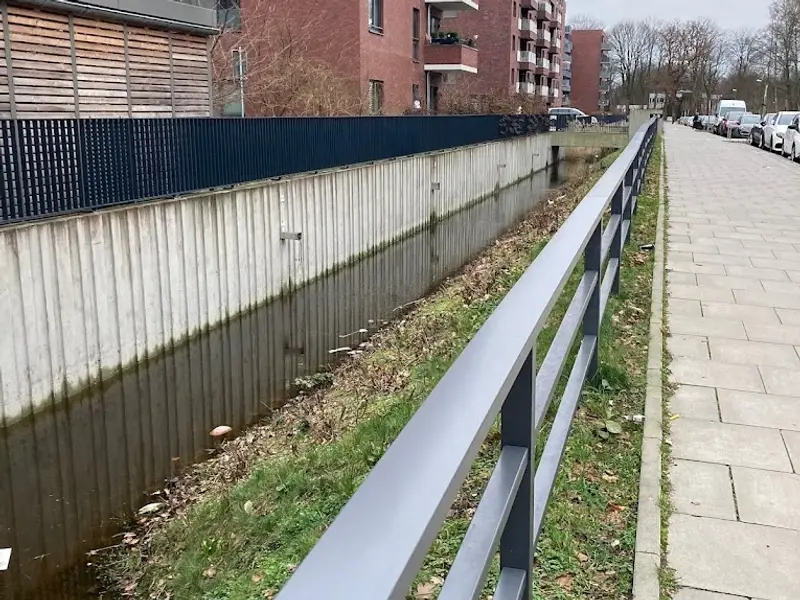 Entwässerungsgraben und Rückhaltebecken Grete-Zabe-Weg