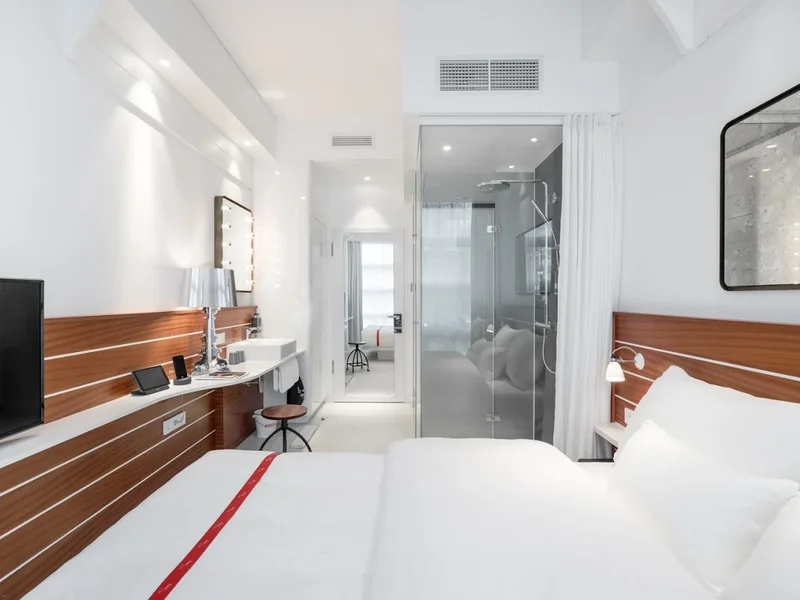 Ruby Lotti Hotel & Bar