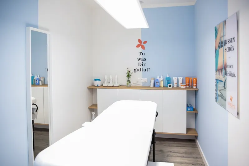 Senzera - Waxing, Sugaring & Kosmetikstudio in Hamburg-Innenstadt