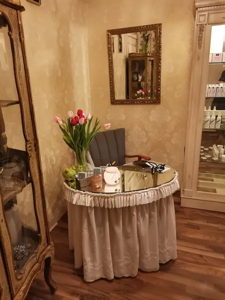 Die Wax Bar.