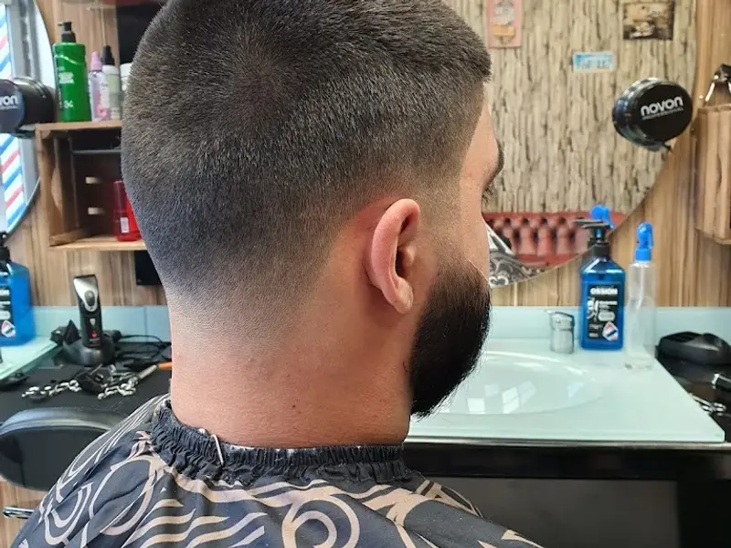 Alex's Barbershop / Herrenfriseure