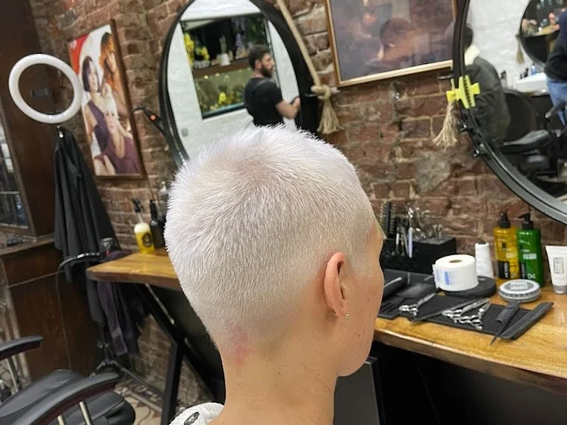 Cut in Cut out | Friseursalon in Hamburg Eimsbüttel