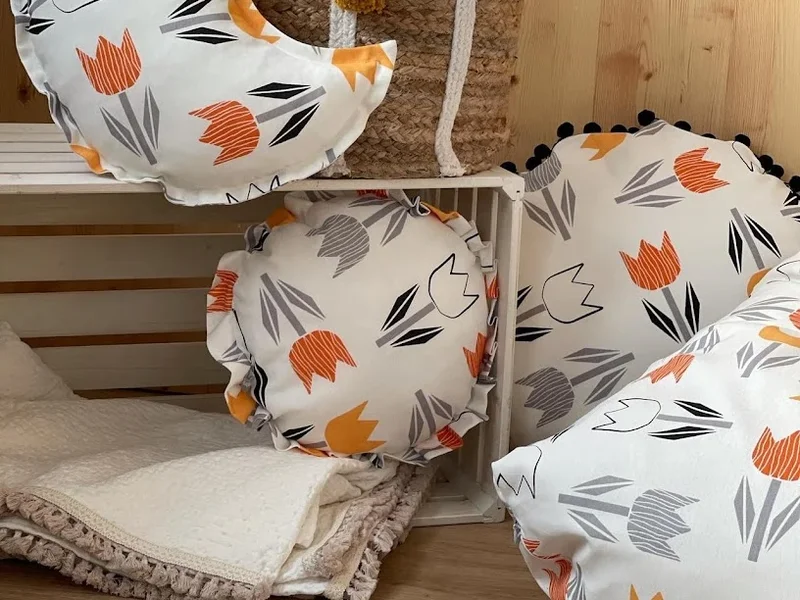 Canenya - handgemachte Bettschlangen u. Wohntextilien/ Geschenke/ Stoffe/ Tapeten/ Kinderbekleidung/ Taschen/Foliendruck