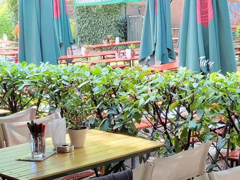 Old MacDonald Burger-Restaurant, Biergarten und Sportsbar