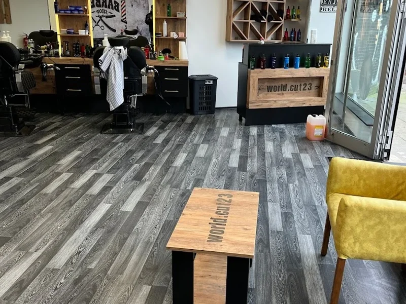 World Cut / Barmbek Bahnhof (Damen und Herren)