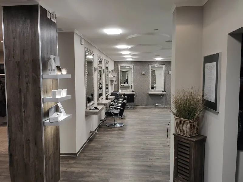 intercoiffure Franca Löntz I Friseur in Hamburg I Harburg I Spezialisten für Haarfarbe I Strähnen I Haarschnitt