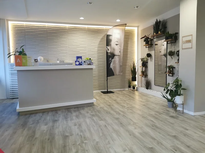 L A F E M M E B E A U T Y B A R FOR HER