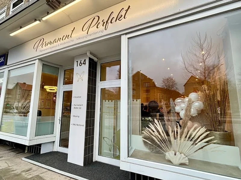 Permanent Perfekt bei Azita Boorang Permanent make up