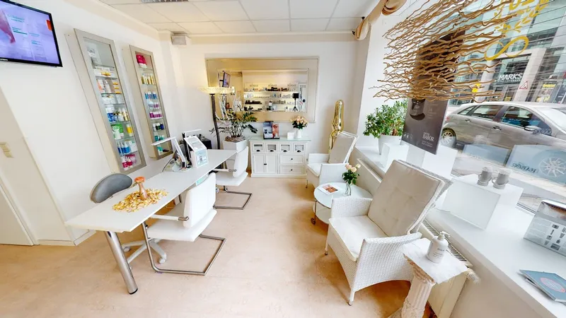 Cali Cosmetic Studio