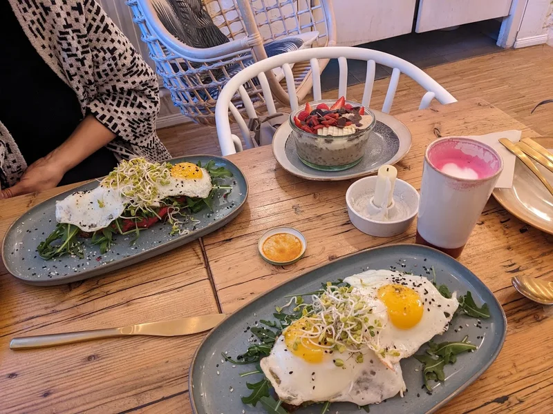 Botanista Café Club