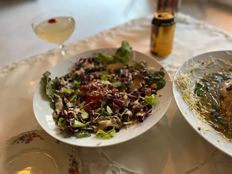 Oliver Israeli vegan food