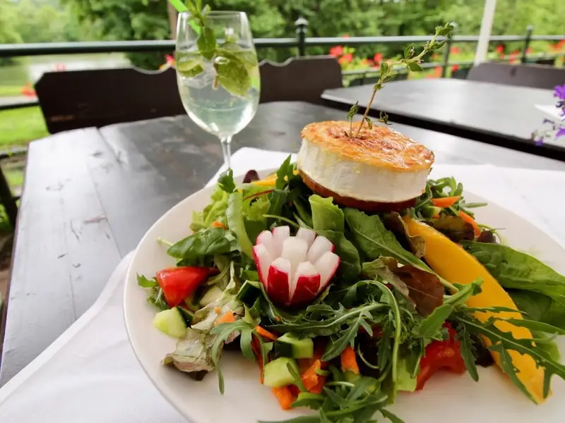 Gasthof Hinterbrühl München | Restaurant & Biergarten an der Isar