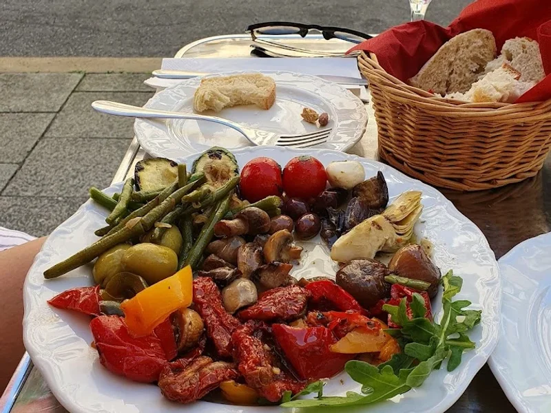 Feinkost L' angolino Cucina & Vinoteca